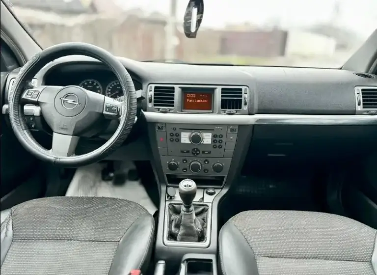 Продаю срочно торг у капота. 465 тыс. Руб. Opel vectra c рейсталинг 2007 1.8 безнин механика. Родной пробег 235тыс. Км. 3 собственника. Птс оригинал. Автотека зеленейшая. Авто в хорошем состоянии без вложений. Мотор не дымит не троит, ходовая перебрана, коробка без проблем. Кузов в нормальном состоянии для своих лет. Салон чистый и ухоженный. Богатая комплектация. Зимняя резина, новый акб, новое масло фильтра, ремень грм только поменял, фазики тоже новые только заменил, модуль зажигания не давно поменял. Ходовую всю перебрал. Авто полностью обслужена и готова к дальнейшей эксплуатации. Документы в полном порядке юредически чистая. Любое переоформление. Осмотр донецк +79493114199 +79895340753 телеграмм
📞 Звоните: +7(949)3114199 - фотография - 8