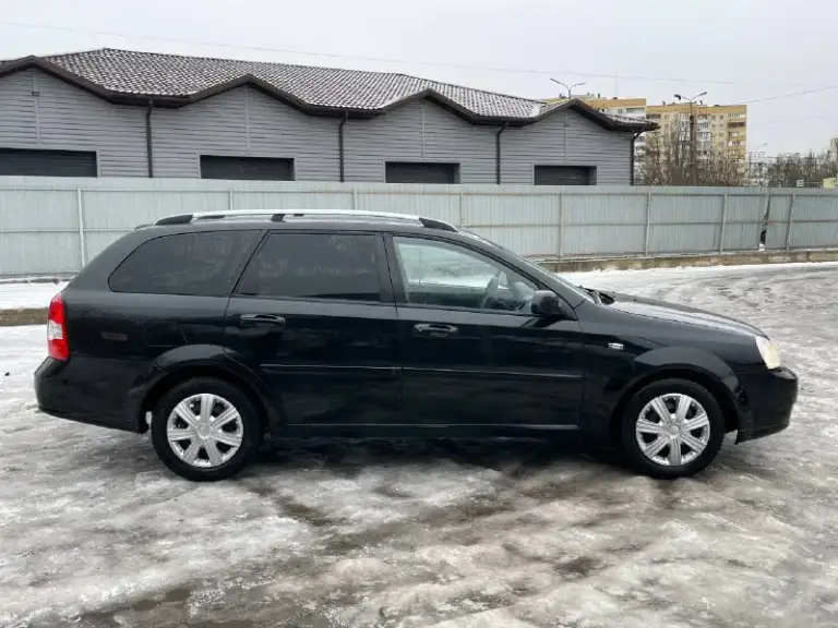 (Продам) chivrolet
Lacetti
Год выпуска 2008
Обьем 1.6
Универсал

Автомобиль без вложений

Двигатель 1.6
В прекрасном состоянии
Не дымит не троит
Масло не расходует
Тяга отличная

Коробка
Без нареканий
Не хрустит
Не выбивает

Ходовая
Мягкая не стучит не гремит

По кузову
Рыжиков гнили нет
Дно пороги стаканы аланджероны целые

Салон чистый ухоженный
Сидение не продавлены
Салон не прокурен

Комплектация
Кондиционер
4 Стеклоподъемника
Абс
2 Подушки безопасности
Противотуманые фары
Мультимедиа
Диски r15
Свежая зимняя резина
Регулировка зеркал
Обогрев заднего стекла

Юридически кристальна чиста
Город осмотра мариуполь номер для звонка +7 (949) 085-43-96
Номер для смс +79620026211

(Цена) 465.000₽
Хороший торг у капота - фотография - 4