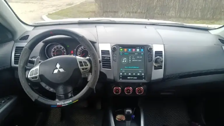 Mitsubishi оутландер xl рестайлинг 2011г. В 2,4л 220т. Км 4wd
Климат контроль.
4 Эсп
Датчик света.
Подогрев сидений.
Климат контроль.
Кожаный салон.
Мультимедиа.
Камера заднего вида. Сигнализация с обратной связью.
Установлены новые дхо 2-х режимные.
Сделана качественная шумоизоляция дверей и багажного отделения, салон кожаный трансформер в хорошем состоянии, эво ковры вплоть до багажника, обслужена выхлопная система (новый не громкий приятный бархатистый выхлоп).
Резина зима в хорошем состоянии.
Осмотр г. Алчевск
Цена 1🍋 280тр.
Т. +79591139030

📞 Звоните: +7(959)1139030 - фотография - 8