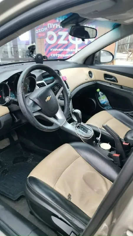 Продам chevrolet круз 2011 года выпуска на автомате. Двигатель 1.8(141 л. С)не дымит, масло не ест. Автомат не пинае, переключает плавно. Есть мелкие жизненные коцки. Пороги, дно целые. Меняны задние тормозные суппорта, троса ручника, колодки, стойки. Поменяны фазорегуляторы, гос. Печка дует огонь прогревается быстро, даже в морозы.4 подъемника, а ключа. Цена 615 00.осмотр макеевка. +79498450521
📞 Звоните: +7(949)8450521 - фотография - 2