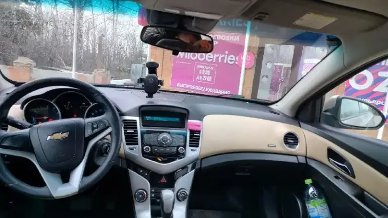 Продам chevrolet круз 2011 года выпуска на автомате. Двигатель 1.8(141 л. С)не дымит, масло не ест. Автомат не пинае, переключает плавно. Есть мелкие жизненные коцки. Пороги, дно целые. Меняны задние тормозные суппорта, троса ручника, колодки, стойки. Поменяны фазорегуляторы, гос. Печка дует огонь прогревается быстро, даже в морозы.4 подъемника, а ключа. Цена 615 00.осмотр макеевка. +79498450521
📞 Звоните: +7(949)8450521 - фотография - 7