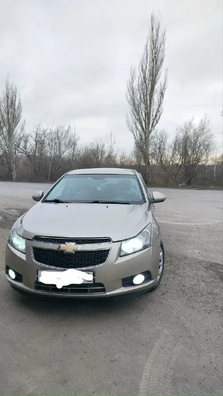 Продам chevrolet круз 2011 года выпуска на автомате. Двигатель 1.8(141 л. С)не дымит, масло не ест. Автомат не пинае, переключает плавно. Есть мелкие жизненные коцки. Пороги, дно целые. Меняны задние тормозные суппорта, троса ручника, колодки, стойки. Поменяны фазорегуляторы, гос. Печка дует огонь прогревается быстро, даже в морозы.4 подъемника, а ключа. Цена 615 00.осмотр макеевка. +79498450521
📞 Звоните: +7(949)8450521 - фотография - 8
