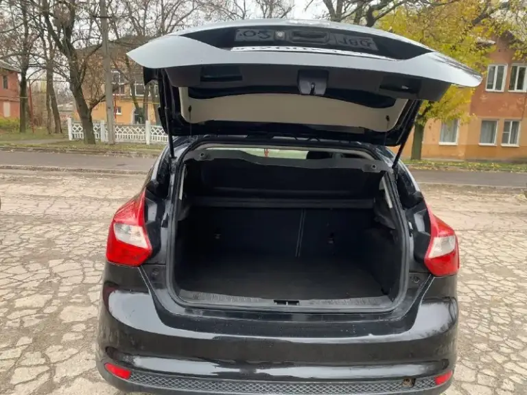 Продам ford focus iii, 2011 г. В. — ухоженный, мощный, готов к поездкам! Номера в подарок! · надежный двигатель: 2.0 литра (150 л. С. ) в отличном техническом состоянии. · безупречная акпп: автоматическая коробка передач работает идеально — не пинает, не дергается, не уходит в аварийный режим. · обновленная ходовая: большой объем работ по подвеске выполнен — едет ровно и уверенно. · чистая история: автомобиль не битый, не крашенный, дтп не участвовал. Все стекла оригинальные. · отличный экстерьер: кузов в прекрасном состоянии. •хорошая мультимедиа. •2-х зонный климат контроль •5 режимный подогрев сидений основные характеристики: · год выпуска: 2011 · двигатель: 2.0 л (150 л. С. ), бензин цена: 650 000 руб. Контакты и осмотр: · телефон: +79493123912 · место осмотра: г. Макеевка
📞 Звоните: +7(949)3123912 - фотография - 6