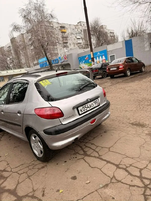 Продам peugeot 206.год 1999.бензин. Кузов оценкованый. Механика донецк. Цена 185.т. Руб. Тел +79498003232 любое оформление уже на 180. Возможен обмен
📞 Звоните: +7(949)8003232 - фотография - 3