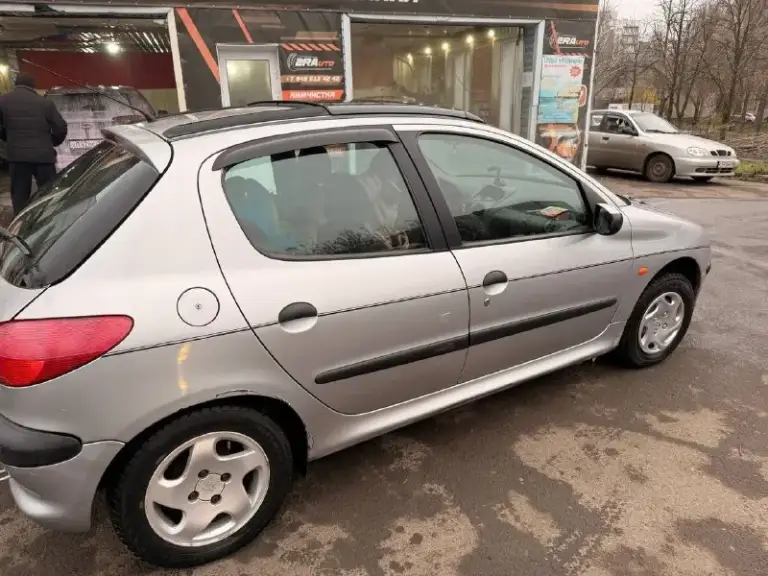 Продам peugeot 206.год 1999.бензин. Кузов оценкованый. Механика донецк. Цена 185.т. Руб. Тел +79498003232 любое оформление уже на 180. Возможен обмен
📞 Звоните: +7(949)8003232 - фотография - 4