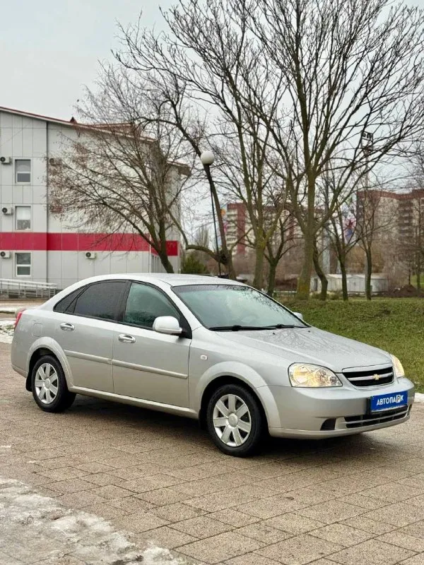 🇰🇵 Chevrolet lacetti

💰Цена: 670 000р
🏢Город: мариуполь
📅Год выпуска: 2012
🧾Пробег: 124 782км.
⚙️Двигатель: 1.6
⛽Топливо: бензин
⚙️Кпп: механика

📞 Телефон:

+7-949-727-41-51
+7-949-551-91-52
+7-989-263-55-56

💾 Описание:

✅ Кузов без коррозии.
✅ Южная эксплуатация.
✅ Оригинальный пробег.
✅ Техническая часть на 5+
✅ Заводское остекление.
✅ Салон как новый.

❄️ Кондиционер, гур, abs, 2 airbag, подогрев сидений, android магнитола, зимняя резина, центральный замок, электропакет.

Улица шевченко 2️⃣6️⃣9️⃣

🏦 Возможна продажа в кредит по двум документам. - фотография - 3