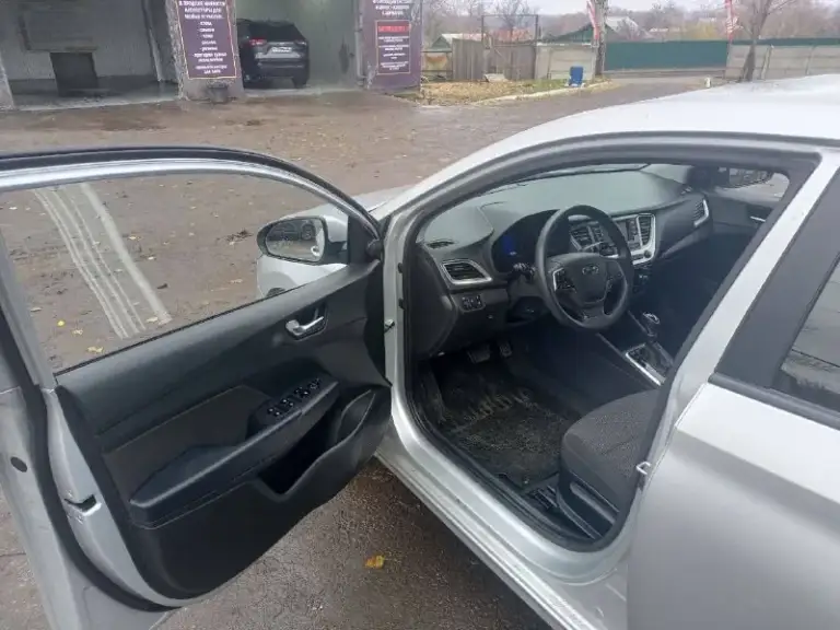 Продаю hyundai solaris (хюндай солярис), 2021 г. В. .
Акпп. Катализатор отшит, прошита.

Пробег 97000 км, один владелец.

Ничего делать не нужно. Полностью обслужена.

Без дтп, стекла и окрас полностью родные.

Цена 1,570 млн. (небольшой торг)
+79493339342 - фотография - 4