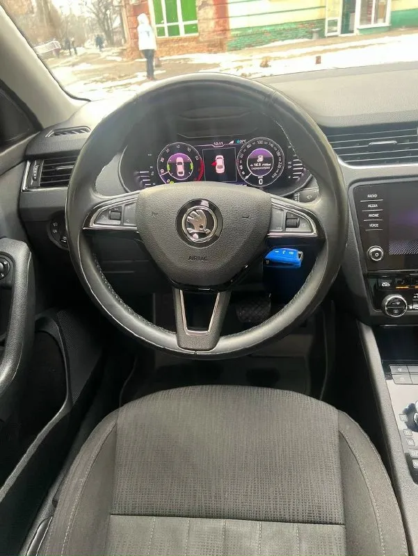 Skoda octavia a7 fl ✅1.8 ✅2 хозяина, я собственник ✅2019 год выпуска, первая регистрация 2020 ✅165 пробег, трассовый ✅машина вся в родной краске, без дтп, царапин и прочих дефектов ✅салон и внешка без дефектов вообще ✅отличная автотека, зеленая вся, вся история обслуживания с нуля и до сих пор, очень много заменено, все расскажу, на все заказ-наряды ✅состояние идеальное, таких обслуженных единицы, без вложений каких-либо вообще! 2 комплекта новых шин r18 очень хорошая комплектация, заводские led фары, фонари, туманки, цифровая приборка, навигация, ассистент выезда с парковки, слепые зоны и многое другое! Морда в пленке, в салоне все элементы так же цена: 2.250.000 торг +79495278643
📞 Звоните: +7(949)5278643 - фотография - 8
