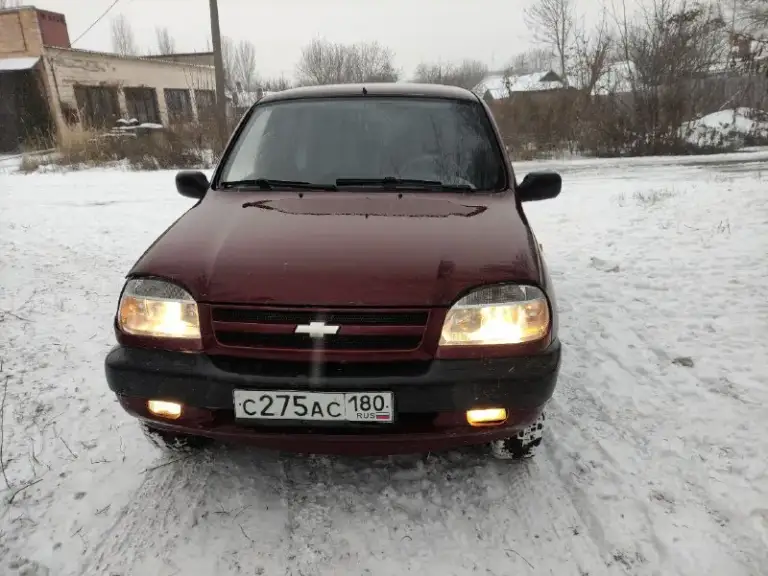Продам chevrolet niva 2004 год
2 Собственника по птс
Продажа с полным переоформлением
Побег 137000
По машине 2000км назад  было заменено сцепление и замена масла, есть вмятина на крыле, задний мост работает
Цена 450000
Все вопросы в лс или по телефону +79493141397
📲 Tg: @romantik996
📞 Звоните: +7(949)3141397 - фотография - 1