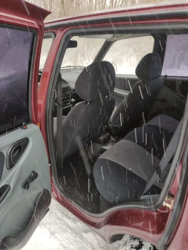 Продам chevrolet niva 2004 год
2 Собственника по птс
Продажа с полным переоформлением
Побег 137000
По машине 2000км назад  было заменено сцепление и замена масла, есть вмятина на крыле, задний мост работает
Цена 450000
Все вопросы в лс или по телефону +79493141397
📲 Tg: @romantik996
📞 Звоните: +7(949)3141397 - фотография - 7