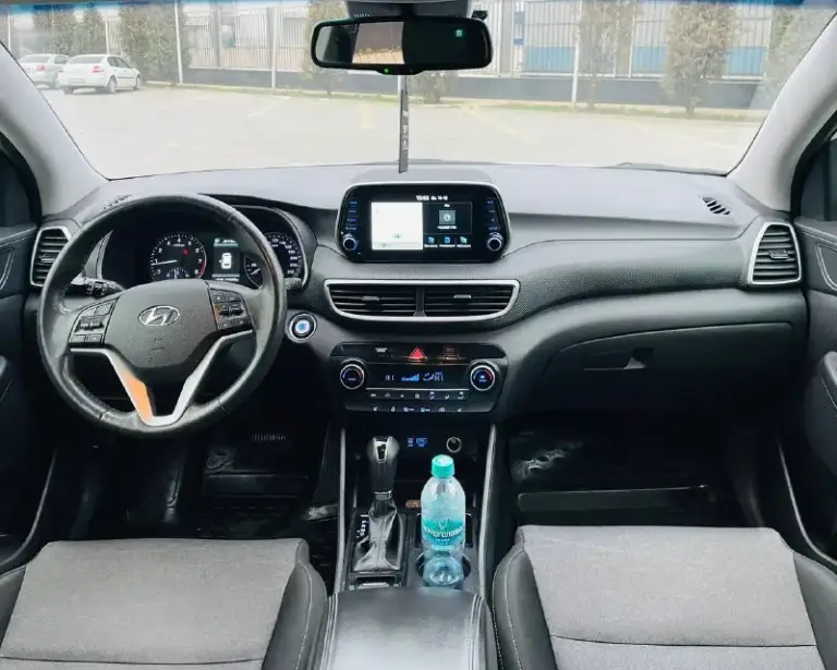 В продаже крассовер комфортный удобный
Hyundai tucson рейсталинг поколение |||
Эксплуатация с 2020 года
Двигатель 2.0 бензин
Коробка автоматическая
Пробег родной 115тыс км.
Автомобиль в идеальном состоянии супер !!!
В ближайшем времени не требует вложений !!!
Кузов весь в заводском окрасе в оригинале !!!
Пред максимальная комплектация,
Бесключевой доступ
Start-stop
Ухоженный тканевый салон,
Датчики света, и дождя,
Подогревы всех сидений,
Подогрев зеркал и стекл,
Подогрев руля мульти руль,
Полный электропакет,
Carplay мультимедиа,
Блютус громкая связь,
Сигнализация удобная -
Star laine управляй мечтой,
Новые зимние шины,
И очень многое другое !
С документами полный порядок,
Могу присутствовать в мрэо для,
Полного переоформления,
Автотека полностью зелень 🌿
Г. Донецк осмотр договоренности.
‼️Цена 2395:000 тыс. Руб ‼️
Таких авто единицы достойный
Состояние нового
Авто весь в роднее
Кому дорого и всяким умникам мимо 🆘
Кто заинтересован звоните
+79493969855 📲 - фотография - 10