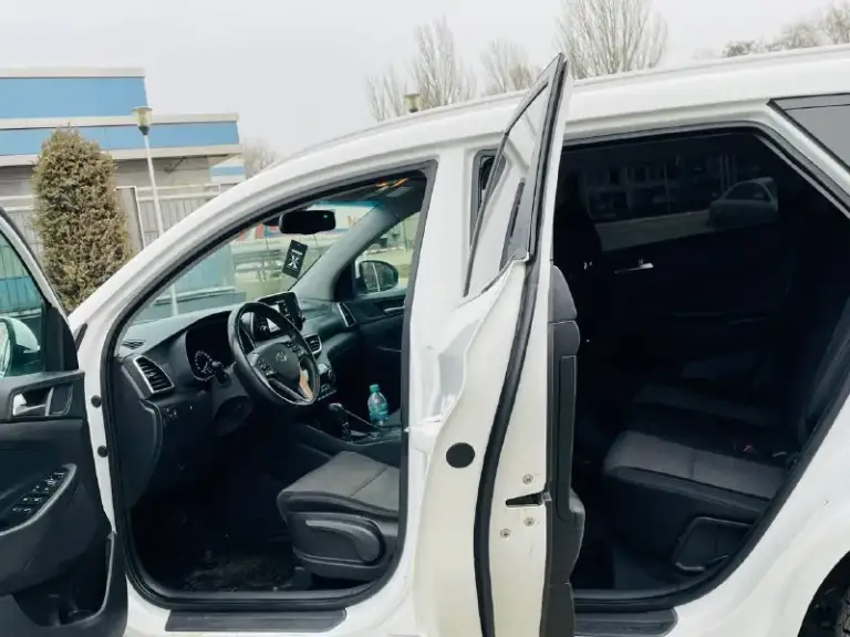 В продаже крассовер комфортный удобный
Hyundai tucson рейсталинг поколение |||
Эксплуатация с 2020 года
Двигатель 2.0 бензин
Коробка автоматическая
Пробег родной 115тыс км.
Автомобиль в идеальном состоянии супер !!!
В ближайшем времени не требует вложений !!!
Кузов весь в заводском окрасе в оригинале !!!
Пред максимальная комплектация,
Бесключевой доступ
Start-stop
Ухоженный тканевый салон,
Датчики света, и дождя,
Подогревы всех сидений,
Подогрев зеркал и стекл,
Подогрев руля мульти руль,
Полный электропакет,
Carplay мультимедиа,
Блютус громкая связь,
Сигнализация удобная -
Star laine управляй мечтой,
Новые зимние шины,
И очень многое другое !
С документами полный порядок,
Могу присутствовать в мрэо для,
Полного переоформления,
Автотека полностью зелень 🌿
Г. Донецк осмотр договоренности.
‼️Цена 2395:000 тыс. Руб ‼️
Таких авто единицы достойный
Состояние нового
Авто весь в роднее
Кому дорого и всяким умникам мимо 🆘
Кто заинтересован звоните
+79493969855 📲 - фотография - 9