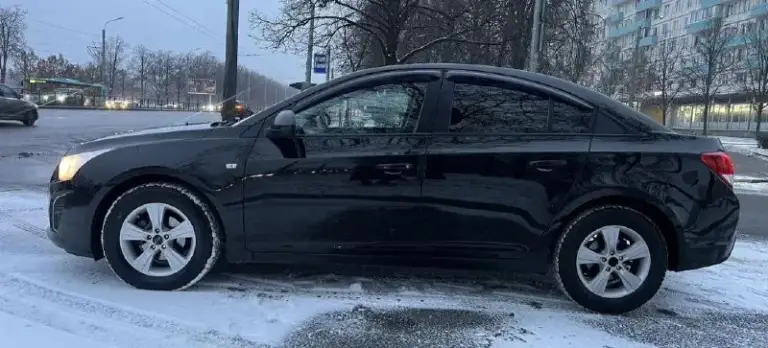 Chevrolet cruze
2013
1.6 ( (109 Л. С. )
Кпп- механика.
Пробег- 227.000 км.
1 Хозяин.
Кузов ровный, без царапин, без вмятин, в родном окрасе!
Расход - 6/7 литров/100 км.
Техника в отличном состоянии!
Салон как новый, был в чехлах!
Центральный замок.
Сигнализация.
Усилитель руля.
4 Эл. Стекла.
Эл. Зеркала с подогревом.
Подогрев сидений.
Кожаный мультируль.
Штатная магнитола, aux.
Легкосплавные диски r16.
Бортовой компьютер.
Airbag.
Abs.
Кондиционер.
2 Комплекта ключей.
Без вложений, работает всё!
Юридически чистый!
Цена: 780.000 руб.
Тел: +79496462713 - фотография - 2
