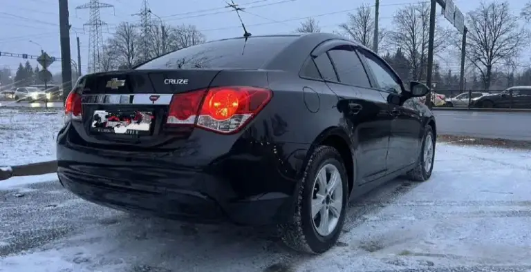 Chevrolet cruze
2013
1.6 ( (109 Л. С. )
Кпп- механика.
Пробег- 227.000 км.
1 Хозяин.
Кузов ровный, без царапин, без вмятин, в родном окрасе!
Расход - 6/7 литров/100 км.
Техника в отличном состоянии!
Салон как новый, был в чехлах!
Центральный замок.
Сигнализация.
Усилитель руля.
4 Эл. Стекла.
Эл. Зеркала с подогревом.
Подогрев сидений.
Кожаный мультируль.
Штатная магнитола, aux.
Легкосплавные диски r16.
Бортовой компьютер.
Airbag.
Abs.
Кондиционер.
2 Комплекта ключей.
Без вложений, работает всё!
Юридически чистый!
Цена: 780.000 руб.
Тел: +79496462713 - фотография - 4