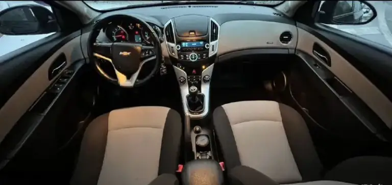 Chevrolet cruze
2013
1.6 ( (109 Л. С. )
Кпп- механика.
Пробег- 227.000 км.
1 Хозяин.
Кузов ровный, без царапин, без вмятин, в родном окрасе!
Расход - 6/7 литров/100 км.
Техника в отличном состоянии!
Салон как новый, был в чехлах!
Центральный замок.
Сигнализация.
Усилитель руля.
4 Эл. Стекла.
Эл. Зеркала с подогревом.
Подогрев сидений.
Кожаный мультируль.
Штатная магнитола, aux.
Легкосплавные диски r16.
Бортовой компьютер.
Airbag.
Abs.
Кондиционер.
2 Комплекта ключей.
Без вложений, работает всё!
Юридически чистый!
Цена: 780.000 руб.
Тел: +79496462713 - фотография - 7