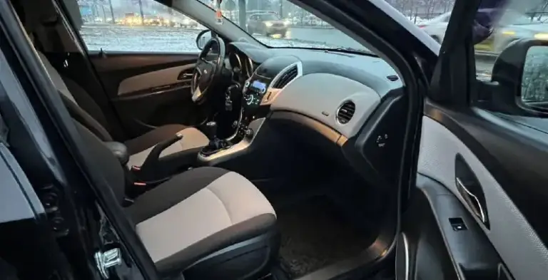 Chevrolet cruze
2013
1.6 ( (109 Л. С. )
Кпп- механика.
Пробег- 227.000 км.
1 Хозяин.
Кузов ровный, без царапин, без вмятин, в родном окрасе!
Расход - 6/7 литров/100 км.
Техника в отличном состоянии!
Салон как новый, был в чехлах!
Центральный замок.
Сигнализация.
Усилитель руля.
4 Эл. Стекла.
Эл. Зеркала с подогревом.
Подогрев сидений.
Кожаный мультируль.
Штатная магнитола, aux.
Легкосплавные диски r16.
Бортовой компьютер.
Airbag.
Abs.
Кондиционер.
2 Комплекта ключей.
Без вложений, работает всё!
Юридически чистый!
Цена: 780.000 руб.
Тел: +79496462713 - фотография - 8