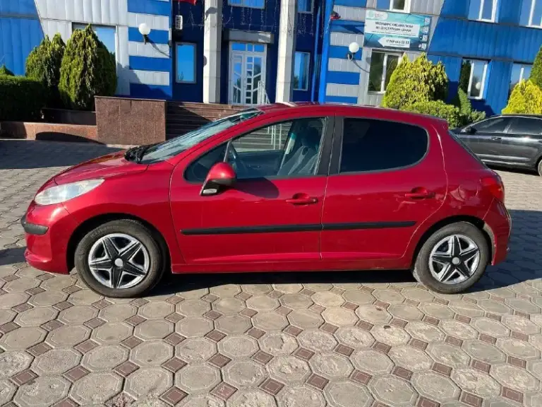 Продам peugeot 207 год выпуска 2007, объём двигателя 1.6 не дымит не троит, пробег 188000 тыс. Коробка автомат не пинается,4 стеклоподъёмника, электро регулировка зеркал, климат контроль, салон в хорошем состоянии. Два комплекта резины. Отличный вариант для начинающего водителя. Цена 400.
+79493517425
📞 Звоните: +7(949)3517425 - фотография - 1