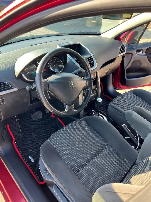 Продам peugeot 207 год выпуска 2007, объём двигателя 1.6 не дымит не троит, пробег 188000 тыс. Коробка автомат не пинается,4 стеклоподъёмника, электро регулировка зеркал, климат контроль, салон в хорошем состоянии. Два комплекта резины. Отличный вариант для начинающего водителя. Цена 400.
+79493517425
📞 Звоните: +7(949)3517425 - фотография - 4