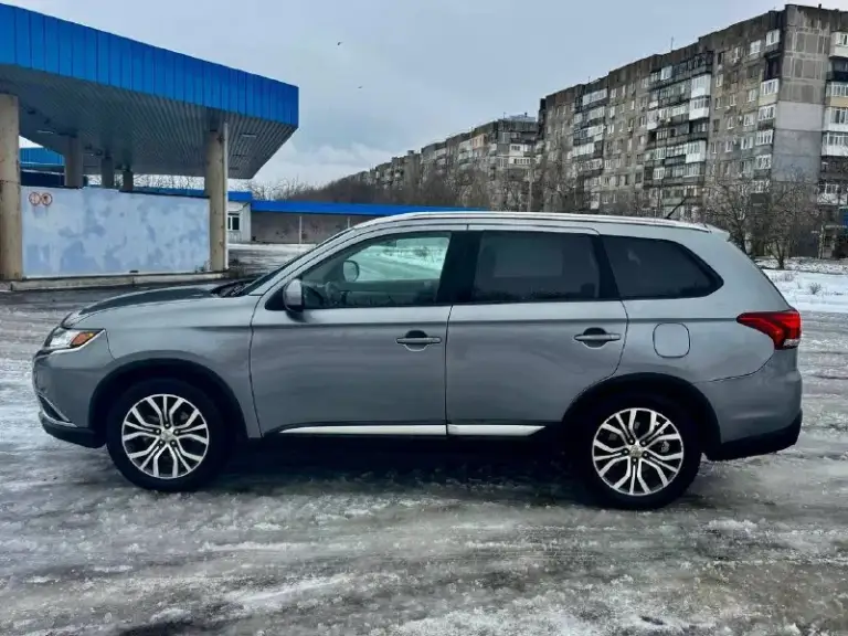 Продам свой личный автомобиль ◽️ mitsubishi outlander◽️ год выпуска - 2016 пробег - 200 000км привод - полный. Салон просторный, автомобиль 7 местный. Владею более 2-х лет. Описание: автомобиль недавно прошел крупное то с заменой всех масел, также была обслужена ходовая часть( сайлентблоки, диски/колодки на отличном ходу! Делать ничего не нужно! Мотор масло не расходует. Коробка переключает идеально! Ходовая/рулевая не стучит! Новая зимняя резина, новый акб! Автомобиль на мне, без штрафов, залогов и запретов! Цена 1800000 ₽ торг до потери пульса) +79490730709 г. Шахтерск
📞 Звоните: +7(949)0730709 - фотография - 2