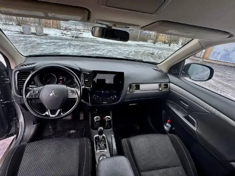 Продам свой личный автомобиль ◽️ mitsubishi outlander◽️ год выпуска - 2016 пробег - 200 000км привод - полный. Салон просторный, автомобиль 7 местный. Владею более 2-х лет. Описание: автомобиль недавно прошел крупное то с заменой всех масел, также была обслужена ходовая часть( сайлентблоки, диски/колодки на отличном ходу! Делать ничего не нужно! Мотор масло не расходует. Коробка переключает идеально! Ходовая/рулевая не стучит! Новая зимняя резина, новый акб! Автомобиль на мне, без штрафов, залогов и запретов! Цена 1800000 ₽ торг до потери пульса) +79490730709 г. Шахтерск
📞 Звоните: +7(949)0730709 - фотография - 6