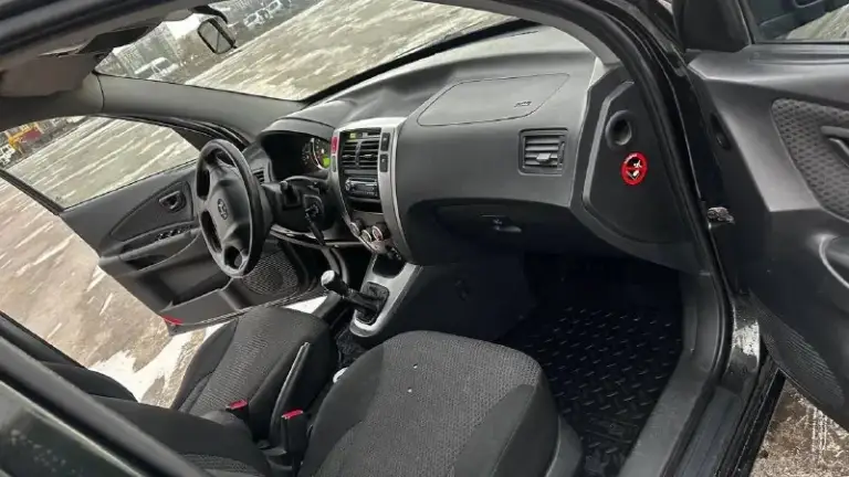 Продам hyundai tucson 2008 года в отличном состоянии. Пэп, гур, кондиционер, резина летняя на литье, и зимняя на литье. Полностью обслужена, заказ-наряды имеются. Вложений не требует. Телефон: +79495925815 / +79827796298
📞 Звоните: +7(949)5925815 - фотография - 8