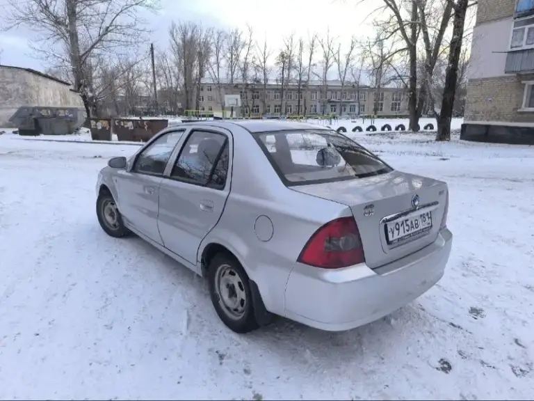 Продам geely ck 2 1.5(otaka) 2012 года!
Цена автомобиля 250.000₽ малый торг.
Родной пробег 67.000км!
Состояние автомобиля хорошее, бережное отношение.
Всю жизнь в одной семье, покупали новой в автосалоне.
Техническая часть, в идеальном состоянии, только своевременное обслуживание.
По кузову, есть моменты по лакокрасочному, не критично. Днище и т. Д целое. Стекла все родные. По комплекции, обогрев заднего стекла, электрорегулировка зеркал вместе с подогревом, простенькая музыка, рециркуляция салона, электрокоректор фар.
Салон чистый не прокурен, практически как новый!есть чехлы при желании можно поставить.
В подарок комлект летней резины на дисках!
Документы в полном порядке, 1 владелец в птс. При желании могу доставить, за отдельную плату.
Находиться в ровеньках.
Все вас интересующие вопросы по телефону!
Дополнительные фото и видео по запросу.
+79592184428Mcs и +79525755366tele2
📞 🇷🇺 Звоните: +7(952)5755366 - фотография - 3
