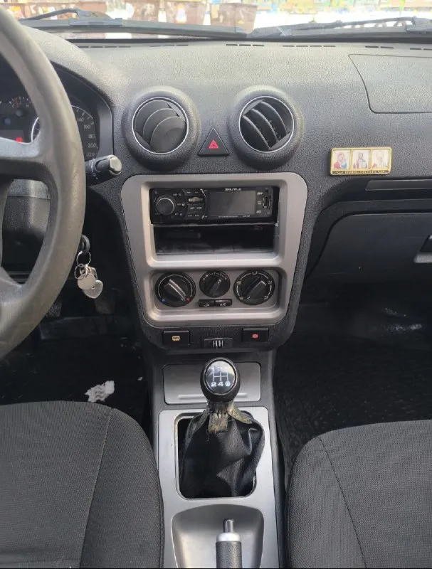 Продам geely ck 2 1.5(otaka) 2012 года!
Цена автомобиля 250.000₽ малый торг.
Родной пробег 67.000км!
Состояние автомобиля хорошее, бережное отношение.
Всю жизнь в одной семье, покупали новой в автосалоне.
Техническая часть, в идеальном состоянии, только своевременное обслуживание.
По кузову, есть моменты по лакокрасочному, не критично. Днище и т. Д целое. Стекла все родные. По комплекции, обогрев заднего стекла, электрорегулировка зеркал вместе с подогревом, простенькая музыка, рециркуляция салона, электрокоректор фар.
Салон чистый не прокурен, практически как новый!есть чехлы при желании можно поставить.
В подарок комлект летней резины на дисках!
Документы в полном порядке, 1 владелец в птс. При желании могу доставить, за отдельную плату.
Находиться в ровеньках.
Все вас интересующие вопросы по телефону!
Дополнительные фото и видео по запросу.
+79592184428Mcs и +79525755366tele2
📞 🇷🇺 Звоните: +7(952)5755366 - фотография - 6