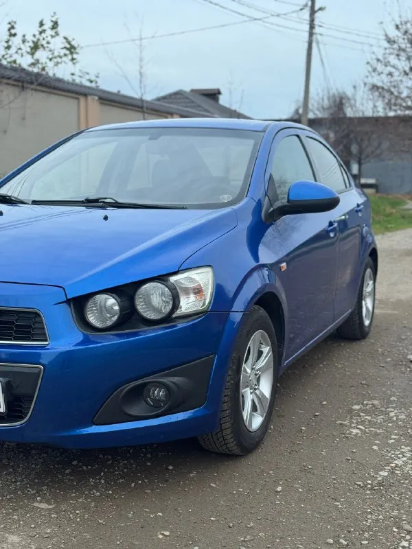 Продам chevrolet aveo т300
Коробка автомат.
Год выпуска 2013
Объем: 1,6 бензин.
Пробег: 150 тыс. Км.
✅ 1 Владелец с салона.
✅ Гнили, рыжиков нигде нет. Все стекла родные.
Просторный автомобиль. Расход топлива приятно радует.
Полностью обслужен от и до. Из глобального, новый комплект грм и помпа. Свежие тормозные диски и колодки.
Мотор, коробка - без каких-либо нареканий. Подвеска идеальная, без стуков. Все работает как должно.
Хорошая комплектация: мультируль, подогрев сидений. Эл. Рег. Фар и зеркал. 4 стелоподъемника и другое.
✅ Сделан отличный свет.
✅ Установлена сигнализация с автозапуском.
Два комплекта резины. Зима, лето.
Машиной будете довольны.
Цена: 735 ₽ торг будет!
По всем вопросам звоните.
+7 (949) 813-10-44
Нахожусь в донецке.
📞 🇷🇺 Звоните: +79498131044 - фотография - 2