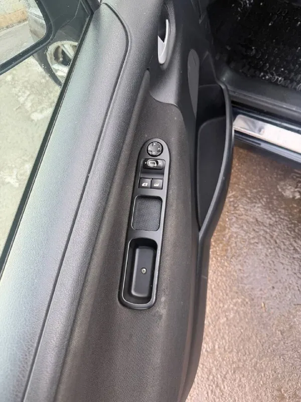 Peugeot 207, pegeot 207
Год выпуска этой замечательной ласточки 2007
Пробег 140,000
Коробка автомат
Объём 1,6
Машина бодрая, не одного рыжика стеклоподьемники, кондиционер. Есть летняя резина. Один косяк трещина на лобовом.
Хочу 385т. Р маленький торг у капота
☎️ 959 546-61-60
📞 Звоните: +7(959)5466160 - фотография - 10