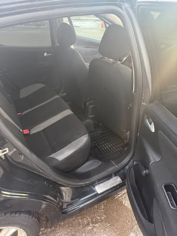 Peugeot 207, pegeot 207
Год выпуска этой замечательной ласточки 2007
Пробег 140,000
Коробка автомат
Объём 1,6
Машина бодрая, не одного рыжика стеклоподьемники, кондиционер. Есть летняя резина. Один косяк трещина на лобовом.
Хочу 385т. Р маленький торг у капота
☎️ 959 546-61-60
📞 Звоните: +7(959)5466160 - фотография - 5