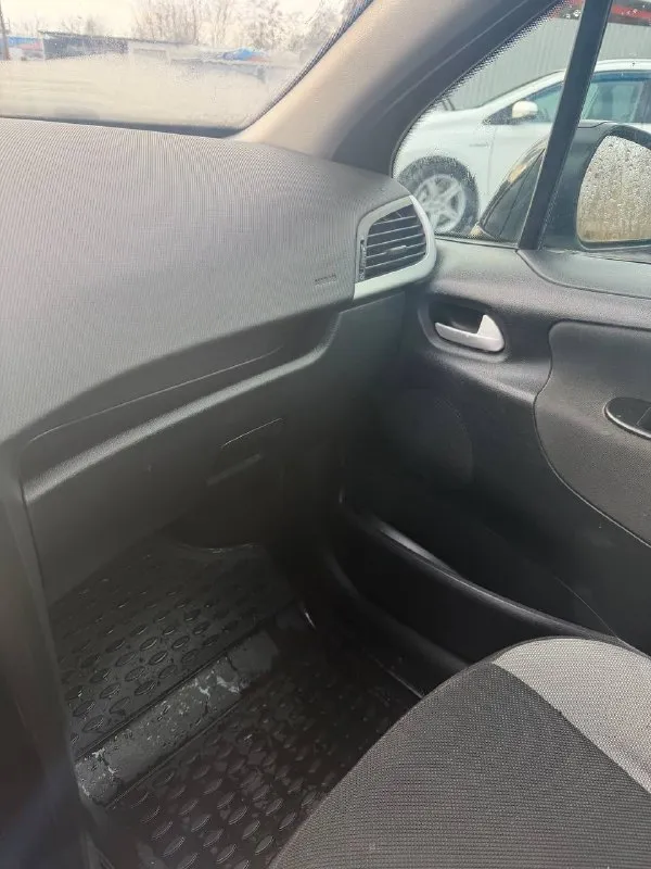 Peugeot 207, pegeot 207
Год выпуска этой замечательной ласточки 2007
Пробег 140,000
Коробка автомат
Объём 1,6
Машина бодрая, не одного рыжика стеклоподьемники, кондиционер. Есть летняя резина. Один косяк трещина на лобовом.
Хочу 385т. Р маленький торг у капота
☎️ 959 546-61-60
📞 Звоните: +7(959)5466160 - фотография - 9