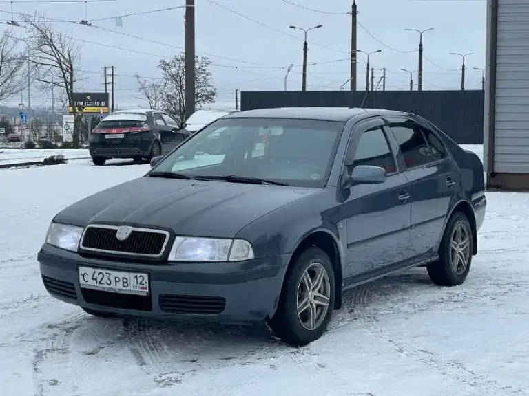 Продам skoda octavia
Год выпуска 2008
Обьем 1.8 turbo
Л/с 150
Автомобиль. В идеальном состоянии вложений не требует
Сел поехал
Двигатель в идеальном состоянии масло не ест не дымит турбина в отличном состоянии тяга отличная
Коробка в идеальнейшем состоянии не хрустит не выбивает
Ходовая в отличном состоянии не стучит не гремит дорогу держит отлично
По кузову в отличном состоянии
Рыжиков гнили ржавчин нет
Дно пороги стаканы аланджероны в идеальном состоянии
Автомобиль в дтп не учавствовала
Геометрия кузова заводская
Салон чистый ухоженный сидение не продавлены не прокуреный
Комплектация хорошая
Кондиционер
2 Стеклоподъемника
Подогрев сидений
Обогрев заднего стекла
Гур
Сигнализация с обратной связью
Музыка магнитафон с блютузом
Регулировка зеркал
2 Подушки безопасности
Абс
Новая зимняя резина
Юридически все кристально чисто
Город осмотра мариуполь
Номер для связи
+7
Цена 565.000₽
📞 Звоните: +7(949)5637578 - фотография - 1