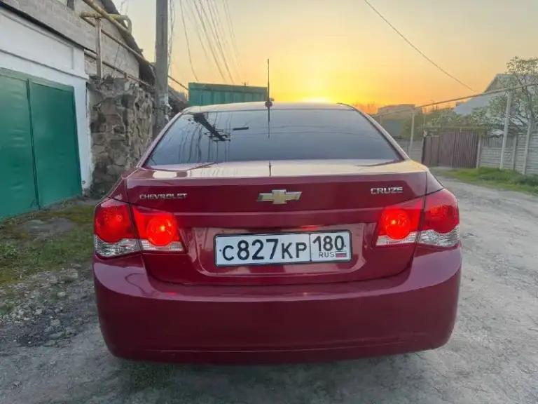 Продам chevrolet cruze 🚗 2011 год мотор 1,6 состояние отличное 👍
Коррозии, рыжиков нет
Ходовая новая
Мотор масло не берёт
Отслово совсем,
В полной комплектации
Электрика вся работает
Кондиционер заправлен
Я собственник. Цена 720 тыщ💵
Торг возможен
Тел+79498234300 - фотография - 4