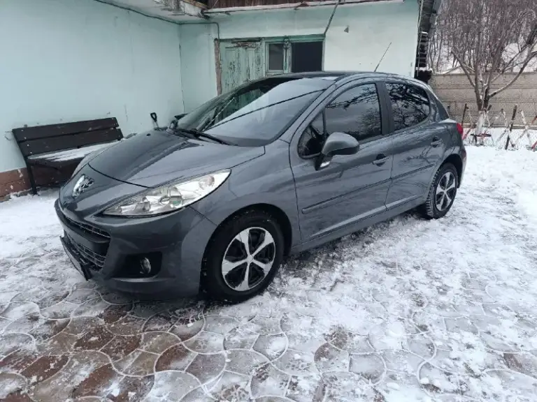 Продам peugeot 207, 2011 г. В. 97 000 км, 1.4 л. , мкпп, был куплен у тестя, он брал в салоне, своевременно обслуживался, есть частичная история сервиса, кузов в родной краске, в комплекте зимняя и летняя резина, два комплекта ключа.
Центральный замок, датчик света/дождя, лепесток управления мультимедиа, двухзонный климат, камера парковки, подогрев зеркал и заднего стекла. Больше фото - в личку
Осмотр в калининском районе донецка.
Цена: 600 к.
Звоните 👉 +79495153858 - фотография - 1