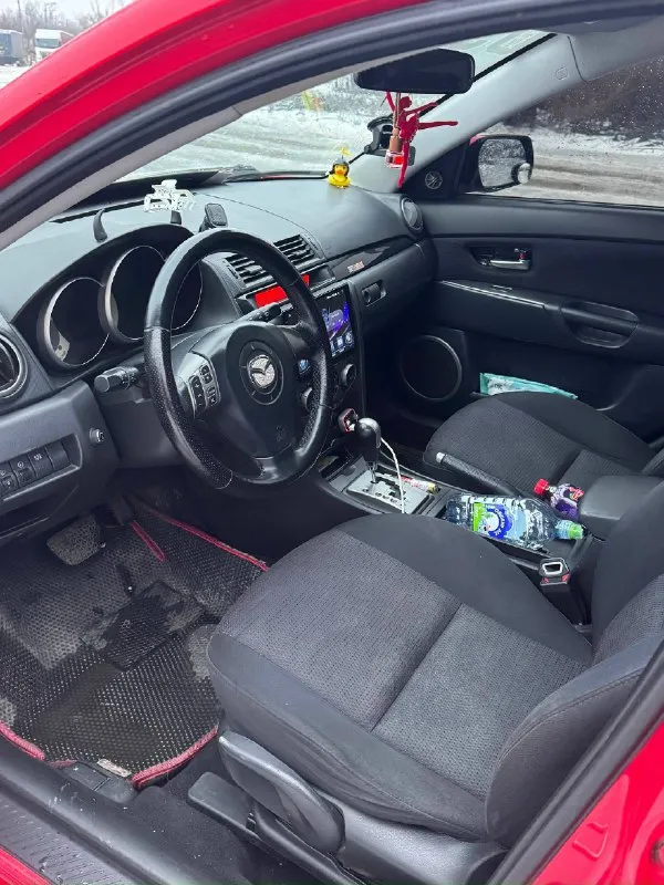 Продаю машинку mazda 3🔥 ✅год выпуска: 2007. ✅двигатель: 1.6 не дымит, не троит, едет бодро. ✅коробка передач: акпп работает идеально тип кузова: хетчбэк ✅цвет: красный. Состояние: автомобиля в достойном состоянии для своих лет. Присутствует вмятина на задней левой пассажирской двери некритичная, небольшая вмятина на капоте, рыжиков по кузову нет, пороги не гнилые. ✅комплектация: автомобиль оснащен abs, esp, подогревом передних сидений, кондиционером, всеми стеклоподъемниками электронными, андроид магнитола, салон в ухоженном состоянии. ✅по ходовой части никаких нареканий нет, не стучит, не гремит, ходовая идеал! ✅на хорошей зимней резине. ✅недавно была замена цепи грм и промывка всего мотора. ✅коробка обслужена, масло, фильтр поменяны. ✅по документам переоформление без проблем, местный учет, я хозяйка, на учете на мне, владею не первый год! Находиться в г. Макеевка ✅цена 580 тыс. Руб+небольшой торг уместен 🌹+79494120787
📞 Звоните: +7(949)4120787 - фотография - 3