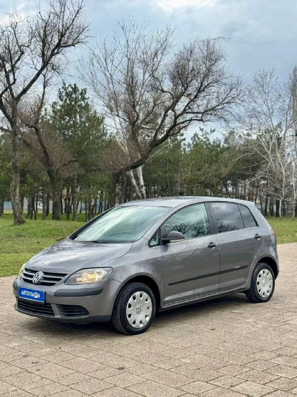 ◼️ Volkswagen golf plus ➕

💰Цена: 650 000р
🏢Город: мариуполь
📅Год выпуска: 2007
🧾Пробег: 206 760 км.
⚙️Двигатель: 1.6
⛽Топливо: бензин
⚙️Кпп: механика

📞 Телефон:

+7-949-727-41-51
+7-949-551-91-52
+7-989-263-55-56

💾 Описание:

Всеми любимый vw golf пятого поколения с увеличенным, оцинкованным кузовом и
Увеличенным клиренсом.

✅ 3 Владельца за все время,
8 Лет крайний.

✅ Надежный двигатель bse 1.6 и 6-ти ступенчатая механика.

✅ Отличная комплектация:
- Раздельный климат-контроль
- Электропривод зеркал
- Полный электропакет
- Подогрев сидений
- Хорошая музыка
- Abs, esp, srs

✅ Салон в отличном состоянии.

Улица шевченко 2️⃣6️⃣9️⃣

🏦 Возможна продажа в кредит по двум документам. - фотография - 1