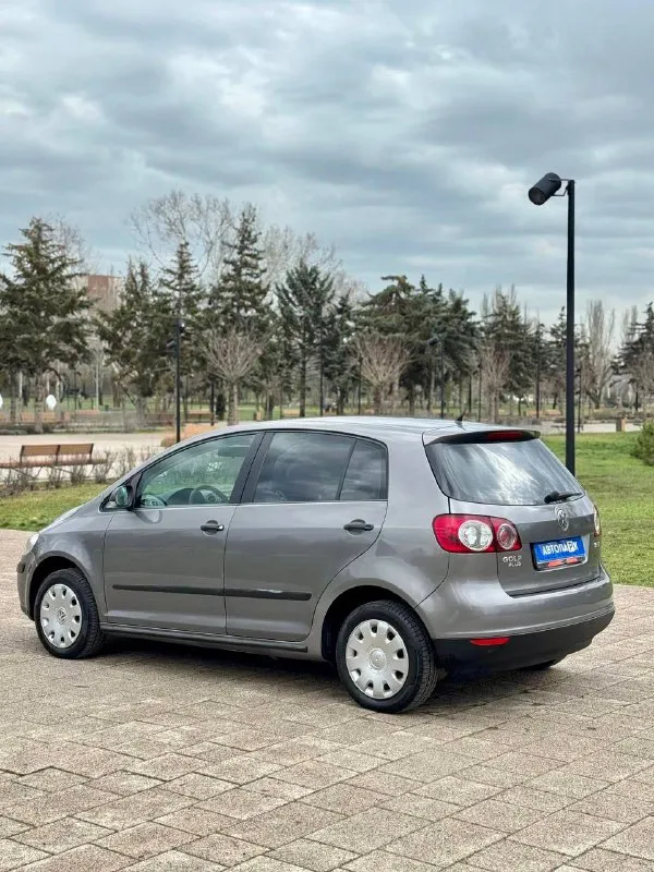 ◼️ Volkswagen golf plus ➕

💰Цена: 650 000р
🏢Город: мариуполь
📅Год выпуска: 2007
🧾Пробег: 206 760 км.
⚙️Двигатель: 1.6
⛽Топливо: бензин
⚙️Кпп: механика

📞 Телефон:

+7-949-727-41-51
+7-949-551-91-52
+7-989-263-55-56

💾 Описание:

Всеми любимый vw golf пятого поколения с увеличенным, оцинкованным кузовом и
Увеличенным клиренсом.

✅ 3 Владельца за все время,
8 Лет крайний.

✅ Надежный двигатель bse 1.6 и 6-ти ступенчатая механика.

✅ Отличная комплектация:
- Раздельный климат-контроль
- Электропривод зеркал
- Полный электропакет
- Подогрев сидений
- Хорошая музыка
- Abs, esp, srs

✅ Салон в отличном состоянии.

Улица шевченко 2️⃣6️⃣9️⃣

🏦 Возможна продажа в кредит по двум документам. - фотография - 6