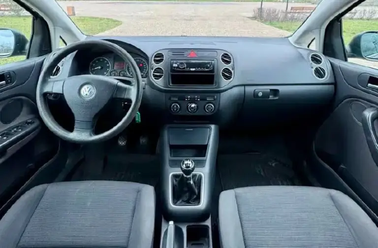 ◼️ Volkswagen golf plus ➕

💰Цена: 650 000р
🏢Город: мариуполь
📅Год выпуска: 2007
🧾Пробег: 206 760 км.
⚙️Двигатель: 1.6
⛽Топливо: бензин
⚙️Кпп: механика

📞 Телефон:

+7-949-727-41-51
+7-949-551-91-52
+7-989-263-55-56

💾 Описание:

Всеми любимый vw golf пятого поколения с увеличенным, оцинкованным кузовом и
Увеличенным клиренсом.

✅ 3 Владельца за все время,
8 Лет крайний.

✅ Надежный двигатель bse 1.6 и 6-ти ступенчатая механика.

✅ Отличная комплектация:
- Раздельный климат-контроль
- Электропривод зеркал
- Полный электропакет
- Подогрев сидений
- Хорошая музыка
- Abs, esp, srs

✅ Салон в отличном состоянии.

Улица шевченко 2️⃣6️⃣9️⃣

🏦 Возможна продажа в кредит по двум документам. - фотография - 7