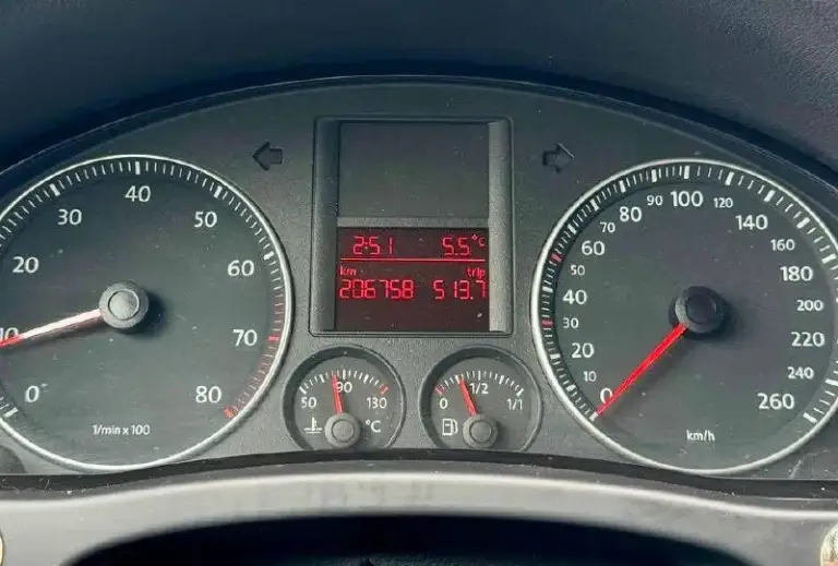 ◼️ Volkswagen golf plus ➕

💰Цена: 650 000р
🏢Город: мариуполь
📅Год выпуска: 2007
🧾Пробег: 206 760 км.
⚙️Двигатель: 1.6
⛽Топливо: бензин
⚙️Кпп: механика

📞 Телефон:

+7-949-727-41-51
+7-949-551-91-52
+7-989-263-55-56

💾 Описание:

Всеми любимый vw golf пятого поколения с увеличенным, оцинкованным кузовом и
Увеличенным клиренсом.

✅ 3 Владельца за все время,
8 Лет крайний.

✅ Надежный двигатель bse 1.6 и 6-ти ступенчатая механика.

✅ Отличная комплектация:
- Раздельный климат-контроль
- Электропривод зеркал
- Полный электропакет
- Подогрев сидений
- Хорошая музыка
- Abs, esp, srs

✅ Салон в отличном состоянии.

Улица шевченко 2️⃣6️⃣9️⃣

🏦 Возможна продажа в кредит по двум документам. - фотография - 8