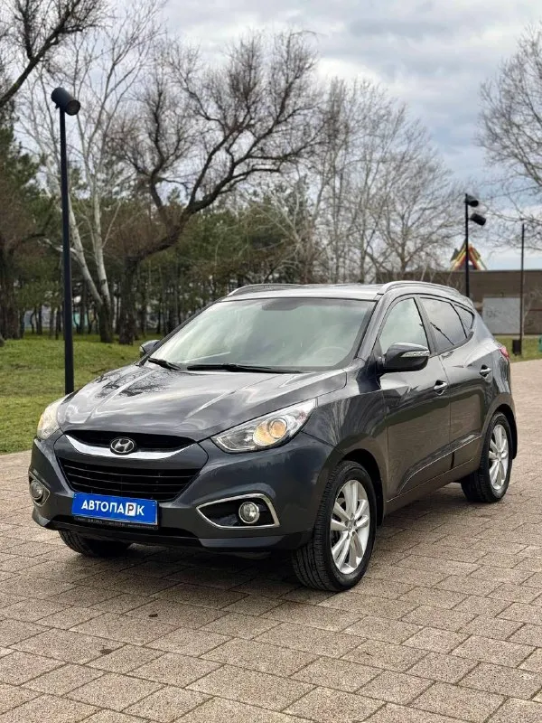 🇰🇵 Hyundai ix35 at

💰Цена: 1 150 000р
🏢Город: мариуполь
📅Год выпуска: 2010
🗒️Пробег: 201 520 км.
⚙️Двигатель: 2.0
⛽Топливо: бензин
⚙️Кпп: автомат

📞 Телефон:

+7-949-727-41-51
+7-949-551-91-52
+7-989-263-55-56

💾 Описание:

✅ Полный привод.
✅ Техническая часть на 5+
✅ Оригинальный пробег.
✅ Редкий коричневый салон.
✅ 2 Комплекта резины зима/лето.
✅ Красивый цвет.

🔥 Отличная комплектация:

❄️ Двухзонный климат-контроль, бесключевой доступ, кнопка start-stop, подогрев всех сидений, магнитола с bluetooth, бортовой компьютер, мультируль, птф, электропакет, помощь при спуске, складывание зеркал, оригинальные литые диски 18 радиуса, новый акб, 2 смарт-ключа, сигнализация с автозапуском.

Улица шевченко 269

🏦 Возможна продажа в кредит по двум документам. - фотография - 3