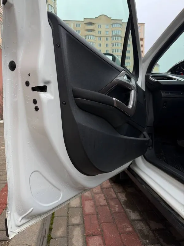 Продажа отличного авто
Комфортный вариант для девушки
Легкая в управлении, компактная но вместительная машина
Марка и модель: peugeot 2008
Год выпуска тс: 2014
Тип тс: легковой комби (хэтчбек)
Категория тс: b
Цвет: белый
Объём двигателя : 1.2 л / 82 л. С. / бензин
Коробка : автомат
Привод: передний
Поколение: i (2013 - 2016)
Пробег: 137 000 км
Владельцев по птс: 2
Комплектация: базовая
Руль: левый
Стоимость: 850.000
+7(949)401-75-81 Анна - фотография - 5