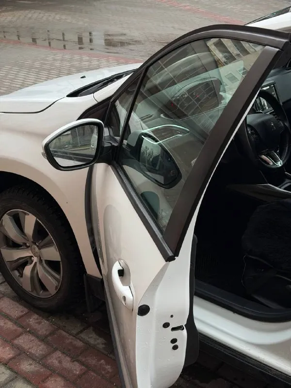 Продажа отличного авто
Комфортный вариант для девушки
Легкая в управлении, компактная но вместительная машина
Марка и модель: peugeot 2008
Год выпуска тс: 2014
Тип тс: легковой комби (хэтчбек)
Категория тс: b
Цвет: белый
Объём двигателя : 1.2 л / 82 л. С. / бензин
Коробка : автомат
Привод: передний
Поколение: i (2013 - 2016)
Пробег: 137 000 км
Владельцев по птс: 2
Комплектация: базовая
Руль: левый
Стоимость: 850.000
+7(949)401-75-81 Анна - фотография - 6