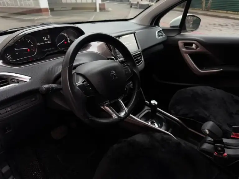 Продажа отличного авто
Комфортный вариант для девушки
Легкая в управлении, компактная но вместительная машина
Марка и модель: peugeot 2008
Год выпуска тс: 2014
Тип тс: легковой комби (хэтчбек)
Категория тс: b
Цвет: белый
Объём двигателя : 1.2 л / 82 л. С. / бензин
Коробка : автомат
Привод: передний
Поколение: i (2013 - 2016)
Пробег: 137 000 км
Владельцев по птс: 2
Комплектация: базовая
Руль: левый
Стоимость: 850.000
+7(949)401-75-81 Анна - фотография - 7