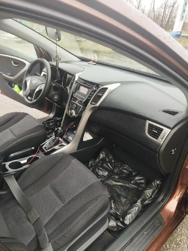 Продам автомобиль hyundai i30 2013 год. Я второй хозяин. Двигатель 1.6.от машины не избавляюсь, не перекупы. Комплектация кондиционер, подушки безопасности, подогрев сидений, авто свет, стеклоподъёмники все четыре. Машина без вложений, сел поехал. Пробег 158 тысяч. Коробка автомат. Стоит зимняя резина, учет рф. Цена 1🍋 100 тысяч. Торг. Больше информации в лс. Или по номеру телефона +79498138116 или +79399545969 телеграмм +79498138116
📞 Звоните: +7(949)8138116 - фотография - 1