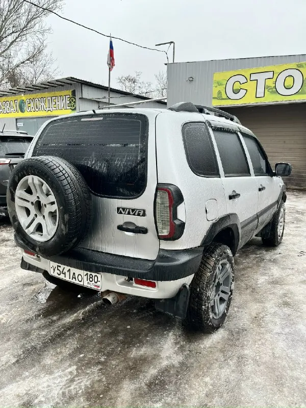 Нива chevrolet год 2005 по учету я хозяин, проблем переоформить нет. Цена 610.000 р. Торг. Пробег 227.000 по ходовые все в порядке мосты не гудят раздатка в норме. Коробка 5 ступка, новая. По мотору нареканий вроде бы нет. Но симфонит с под коллектора не много. По кузову более менее нормально. Стоит газ, в документы вписан. Остальные вопросы на месте при просмотре машины. Писать в лс если не отвечаю. +79497527300
📞 Звоните: +7(949)7527300 - фотография - 3