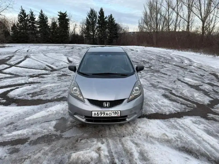Продаю свой автомобиль в семье 3тий год.
Г. Макеевка
Цена 585 000 руб
Пробег 215 тыс км
+79493695800
Honda fit 2008 мотор 1.5 vtec
Кондиционер
Подогрев зеркал и заднего стекла
Два комплекта ключей
Установлена хорошая оптика линзы 3 дюйма би лэд
Сигнализация старлайн с меткой (имитация без ключевого доступа ) с приложением для телефона
Хорошая зимняя резина
Лето отдам с машиной ( остаток на пару сезонов )
В сентябре заменена цепь грм с звездами на усиленную.
Есть момент по абс попался бракованный подшипник п. Л. Выбивает ошибку по магнитной ленте.
По кузову есть вмятины от природного града. - фотография - 2