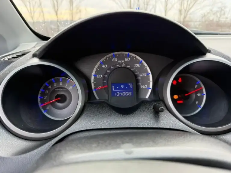 Продаю свой автомобиль в семье 3тий год.
Г. Макеевка
Цена 585 000 руб
Пробег 215 тыс км
+79493695800
Honda fit 2008 мотор 1.5 vtec
Кондиционер
Подогрев зеркал и заднего стекла
Два комплекта ключей
Установлена хорошая оптика линзы 3 дюйма би лэд
Сигнализация старлайн с меткой (имитация без ключевого доступа ) с приложением для телефона
Хорошая зимняя резина
Лето отдам с машиной ( остаток на пару сезонов )
В сентябре заменена цепь грм с звездами на усиленную.
Есть момент по абс попался бракованный подшипник п. Л. Выбивает ошибку по магнитной ленте.
По кузову есть вмятины от природного града. - фотография - 6