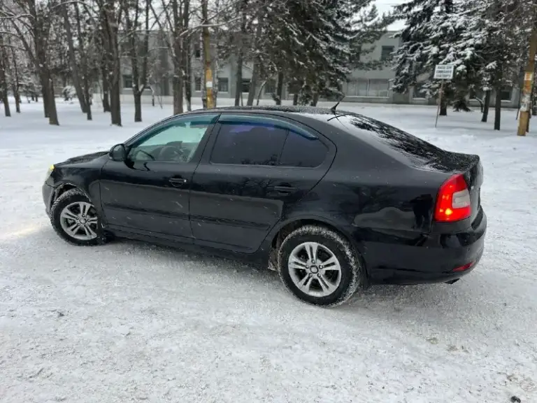 Продам не новый автомобиль škoda octavia a5• передний привод •
1,6 Бензин • мкпп•
Год: 2010•
Пробег: 199 554 км

✅ По технической части:
• Двигатель и коробка работают идеально
• Подвеска мягкая и собранная — без стуков и скрипов
• Родной салон хорошо сохранился — ничего не подшивалось и не красилось
• Автомобиль после полного то
•Родной пробег
•Не такси‼️

✅Отличная комплектация:
•Подогрев сидений
• Электропривод всех 4-х боковых стёкол
• Электропривод и подогрев зеркал, регулировка руля в двух положениях
• Кондиционер
•Бортовой компьютер
• Abs, asr ( отключаемый)
• Парктроники задние заводские
• Большой мультимедийный дисплей bolero
• Датчики света и дождя

📌 Собственник автомобиля;
📍Ханжёнково, макеевка.
📲 +79995752281
💰Цена: 6️⃣4️⃣0️⃣ 0️⃣0️⃣0️⃣ ₽‼️с торгом - фотография - 3