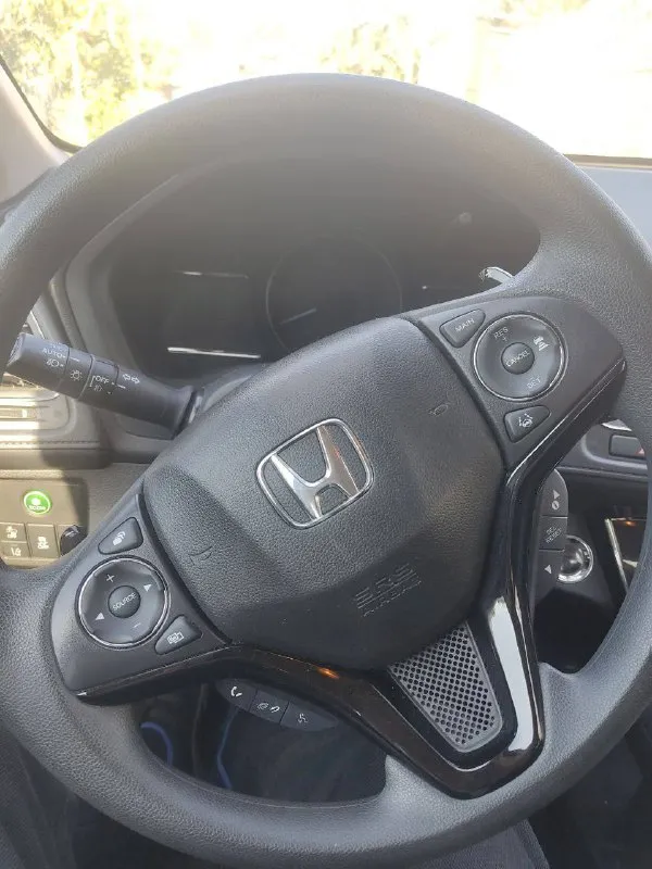 Honda hr-v 2021 год
Бензин 1.8
Климат контроль, круиз контроль, удержание в полосе, люк. Камера заднего и бокового вида, мультимедийная система. Удобный и очень вместительный салон. Датчик света, датчик дождя. Без ключевой доступ.
Подробности по телефону
Макеевка
Цена 2.200.000 торг
Полное переоформление в мрэо
+79494126107
📞 Звоните: +7(949)4126107 - фотография - 5