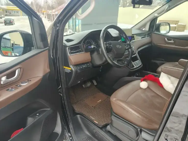 Продам hyundai grand starex 4 500 000 руб. В перевозках не был, семейный автомобиль ❗ в максимальной комплектации, нет только электро-дверей. 8+1 (все сидения взаимозаменяемые ❗) 1 хозяин по рф, привезен на 14000км из кореи, 3 года назад. Автотека зеленая, без юр лиц, без дтп, без страховых. Вин код предоставлю заводской пассажир ❗ 2 ключа заводских ❗ птс электронный 2020 год 2.5 93 000км. (оригинал) есть все документы❗ автомат(гидротрансформатор, aisin) - не дсг, не вариатор. ❗ весь ровный и целый ❗ круиз-контроль подогрев руля подогрев передних и задних сидений обдув (вентиляция) передних сидений обогрев зеркал климат контроль (полный по всему салону) камера передняя камера задняя заводской регистратор перед и сзади парктроники перед и сзади электростеклоподъемники электропривод зеркал(складываемые) все стекла включая лобовое оригинал ❗ без и без трещин обогрев лобового кожаные сидения(nappa) сиденья раздельные (2+2+2+3) все сидения включая водительское целые
📞 Звоните: +7(949)3651405 - фотография - 4